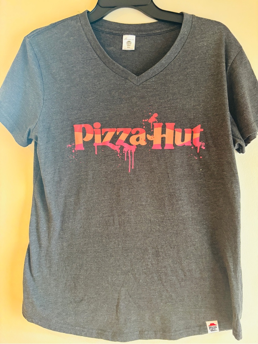 Pizza Hut Drip Logo V-Neck Tee - Women’s Large